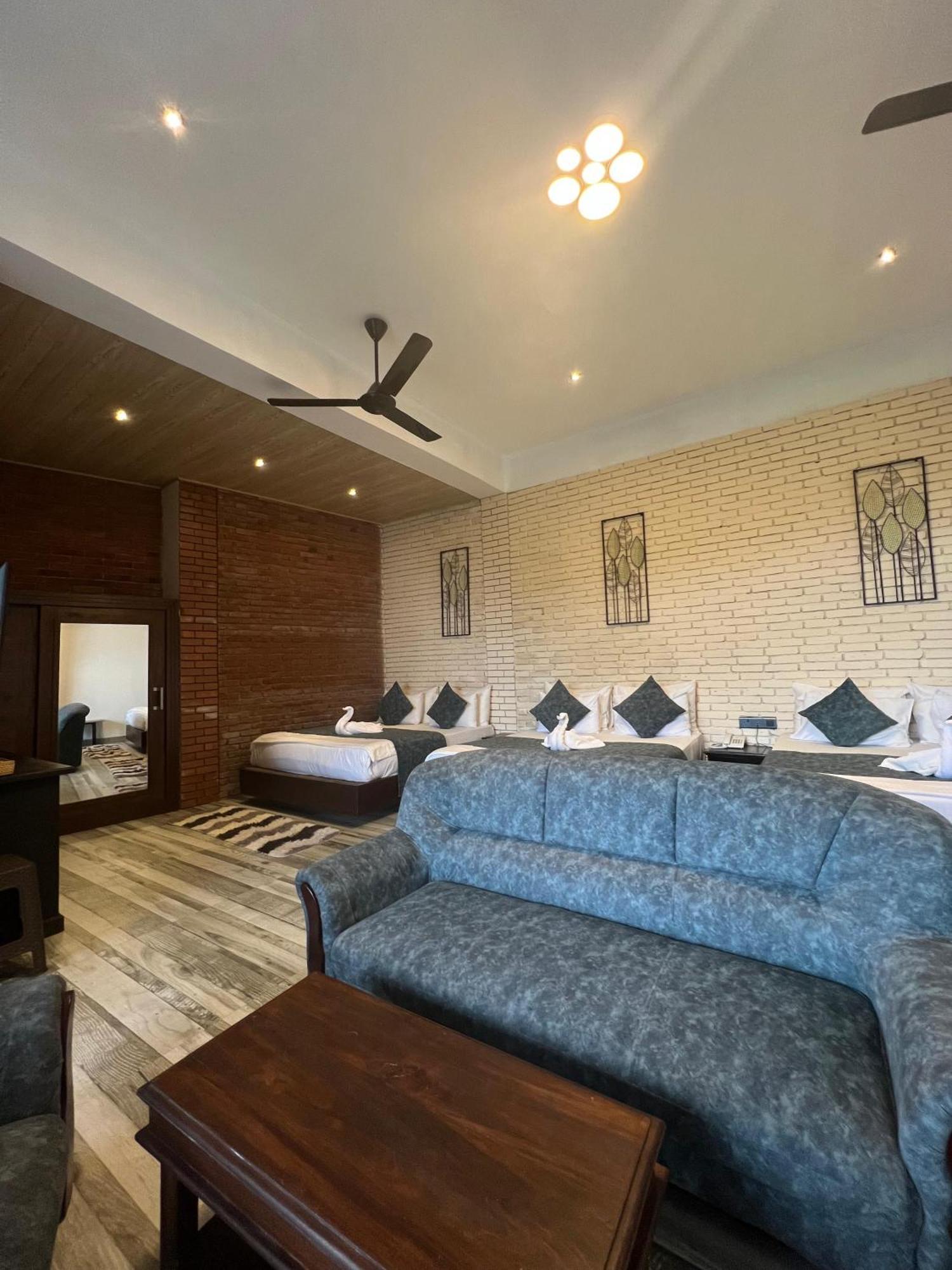 Hillcrest Ella Bed & Breakfast ภายนอก รูปภาพ