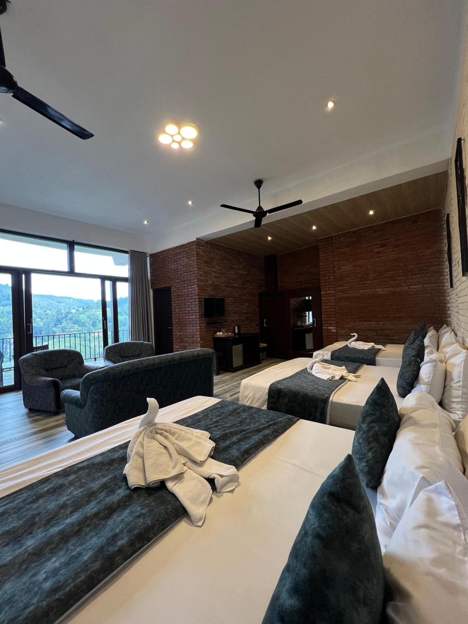 Hillcrest Ella Bed & Breakfast ภายนอก รูปภาพ